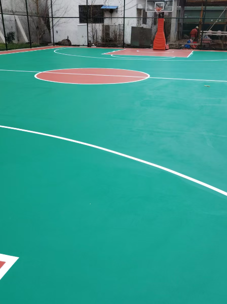 大安 球场长期使用易出现地面开裂